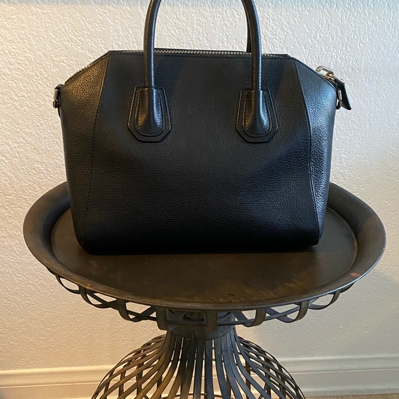 Givenchy Antigona Small Grained Leather Bag - Picture 4 of 5